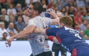Eloy Morante Maldonado im Zweikampf mit einem Flensburger Spieler